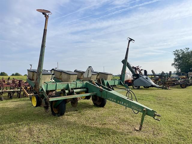 Image of John Deere 7000 equipment image 4