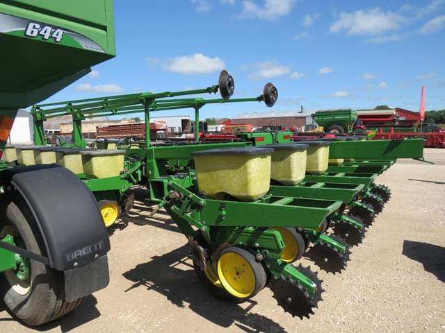Image of John Deere 7000 equipment image 4