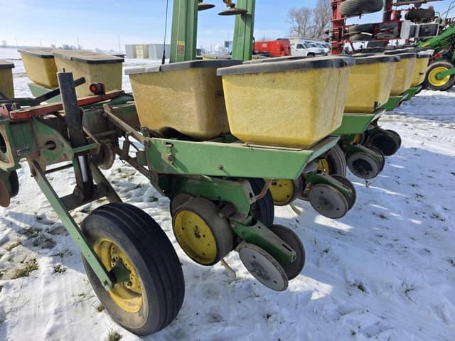 Image of John Deere 7000 equipment image 3