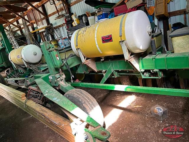 Image of John Deere 7000 equipment image 3