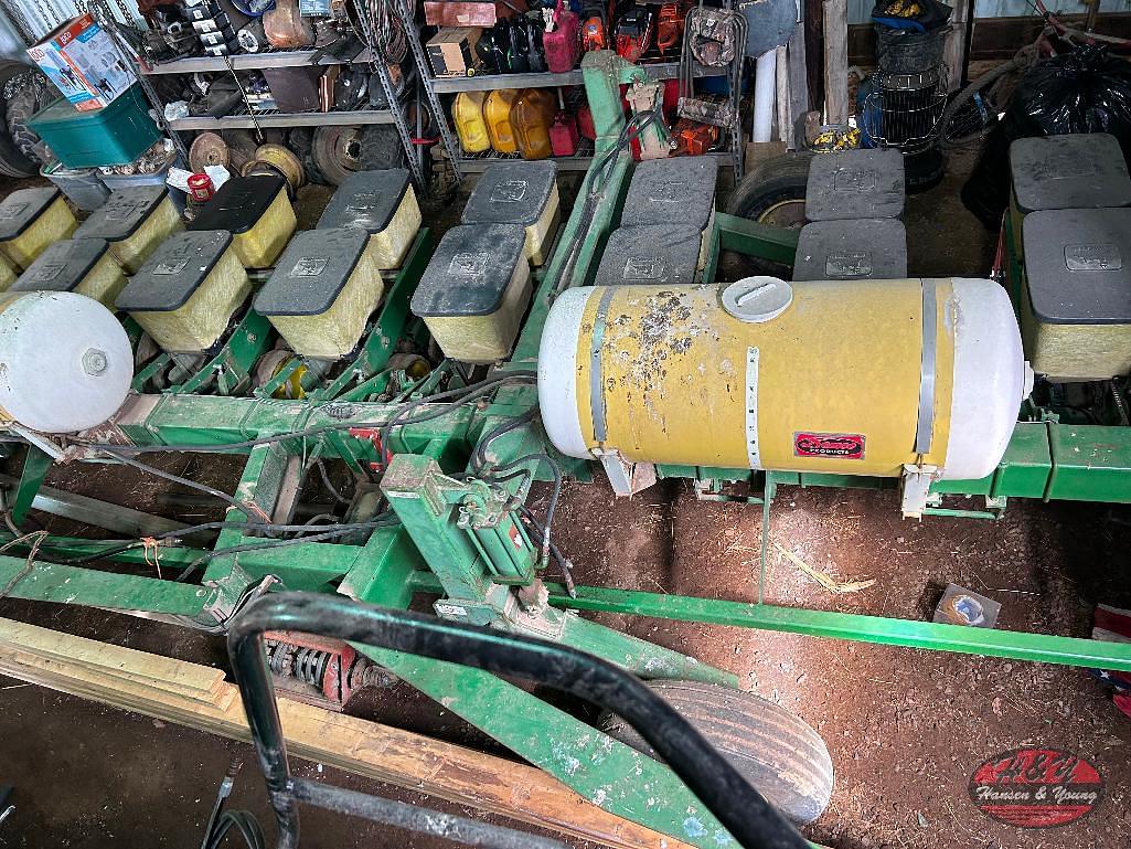 Image of John Deere 7000 Primary image