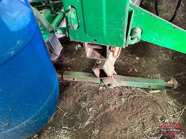 Image of John Deere 7000 equipment image 4