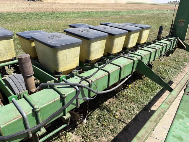 Image of John Deere P7000 equipment image 4