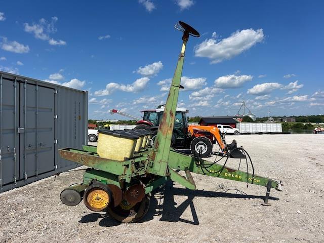 Image of John Deere 7000 equipment image 1