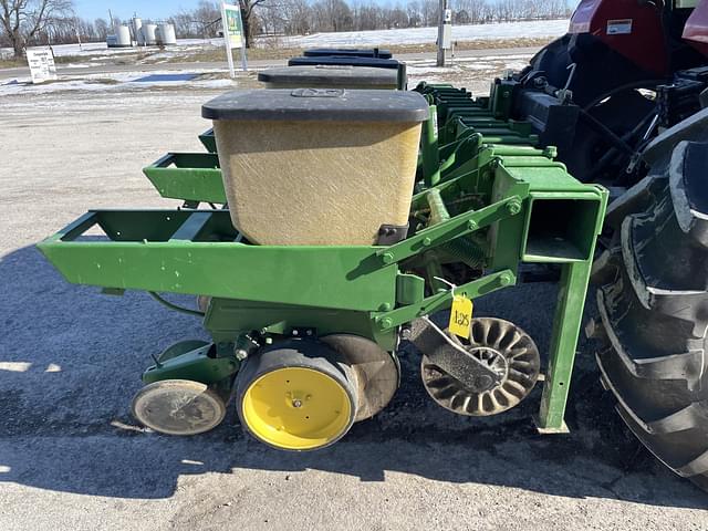 Image of John Deere 7000 equipment image 1