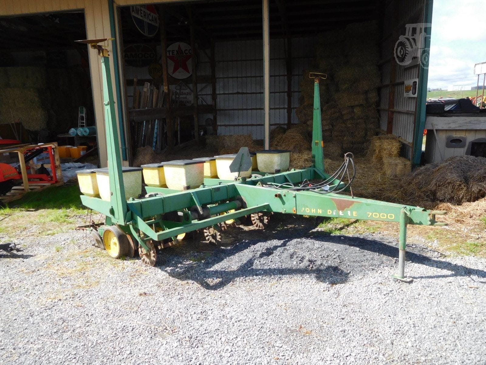 John Deere 7000 Equipment Image0