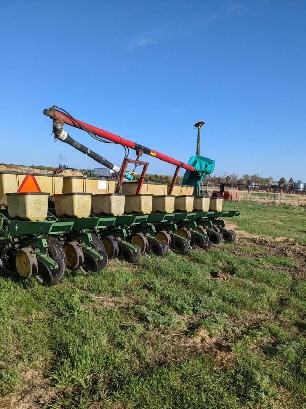 Main image John Deere 7000