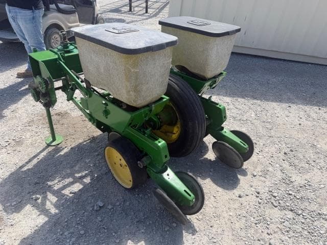 Image of John Deere 7000 equipment image 3