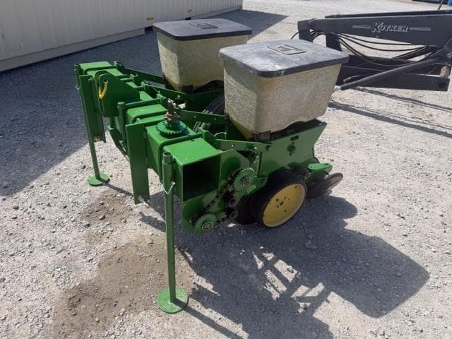 Image of John Deere 7000 equipment image 2