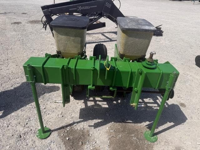 Image of John Deere 7000 equipment image 1