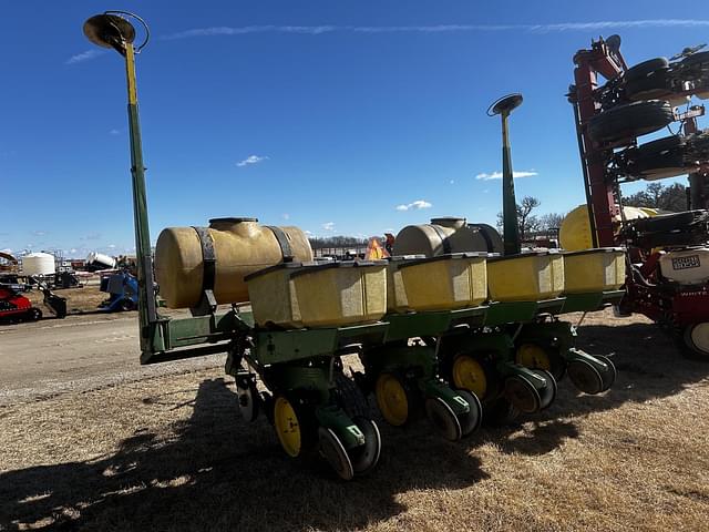 Image of John Deere 7000 equipment image 2