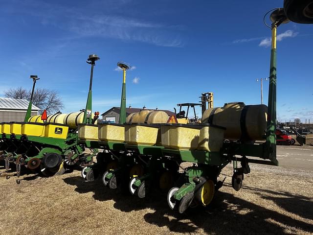 Image of John Deere 7000 equipment image 3