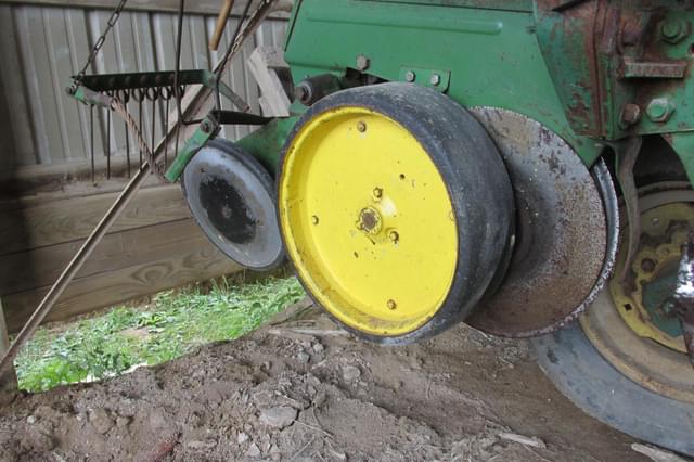 Image of John Deere 7000 equipment image 3