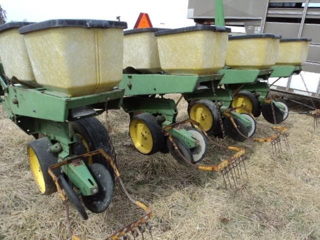 Image of John Deere 7000 Image 1