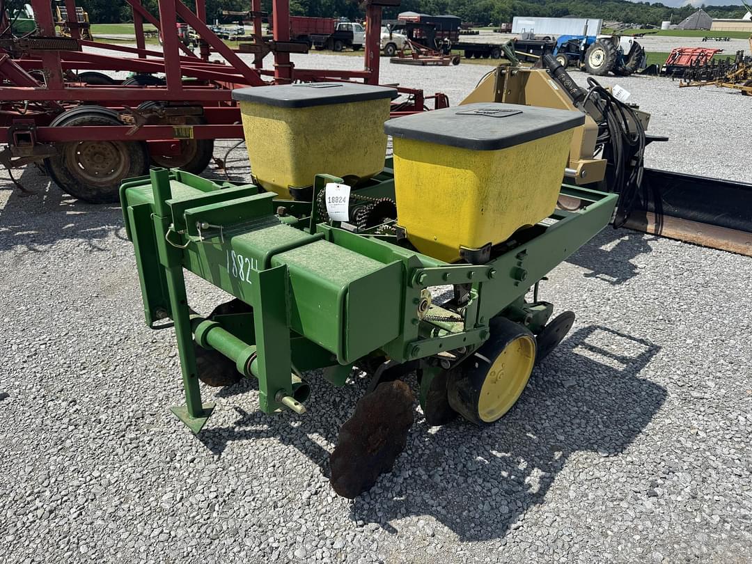 Image of John Deere 7000 Primary image
