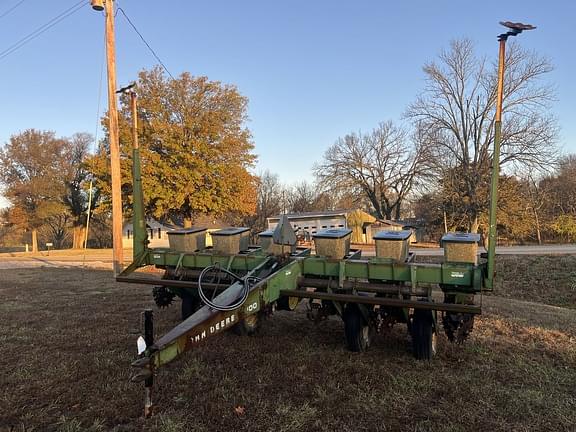 Image of John Deere 7000 equipment image 3