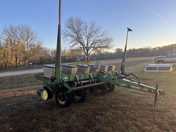 Image of John Deere 7000 Primary image