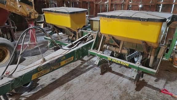 Image of John Deere 7000 Primary image