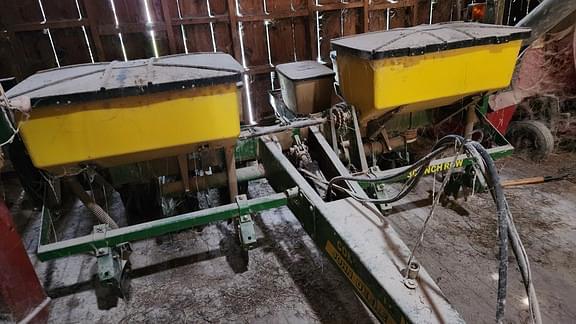 Image of John Deere 7000 equipment image 1