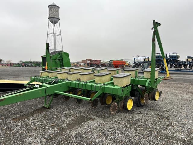 Image of John Deere 7000 equipment image 2