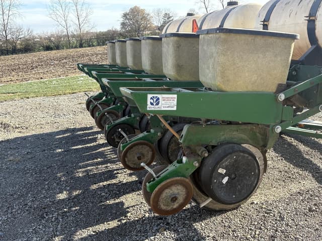 Image of John Deere 7000 equipment image 4