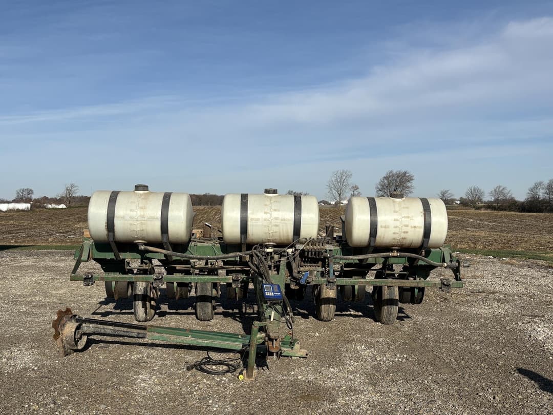 Image of John Deere 7000 Primary image