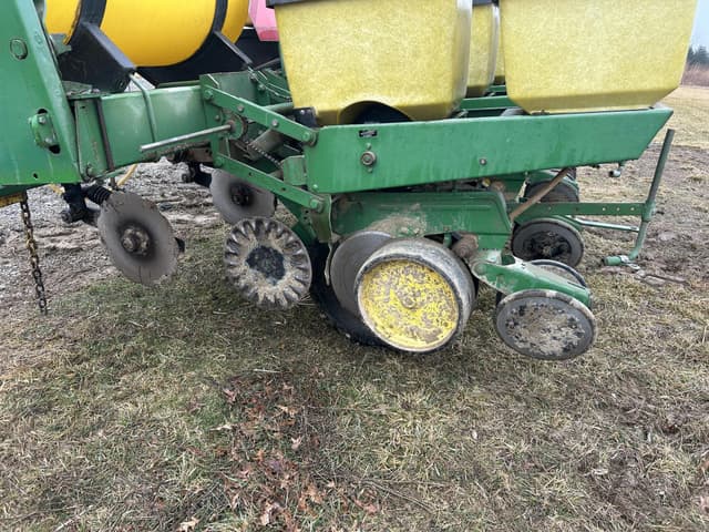 Image of John Deere 7000 equipment image 2