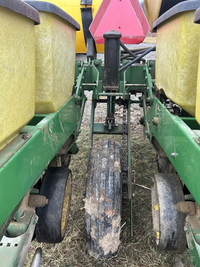 Image of John Deere 7000 equipment image 4