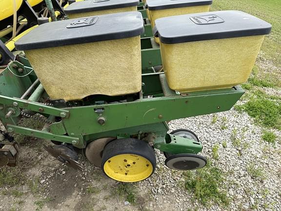 Image of John Deere 7000 equipment image 3