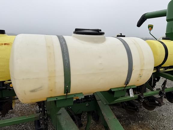 Image of John Deere 7000 equipment image 3