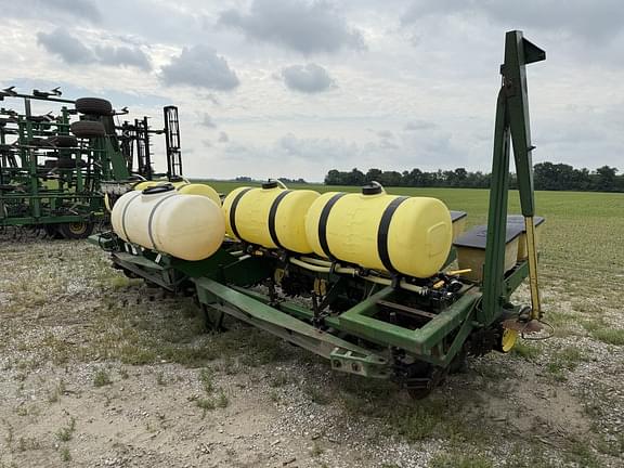 Image of John Deere 7000 equipment image 2