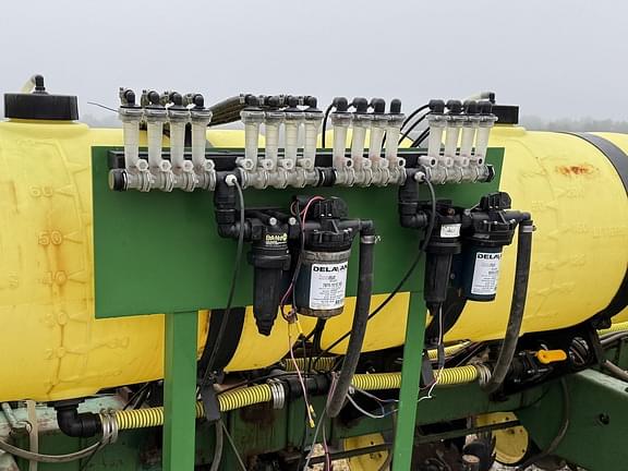 Image of John Deere 7000 equipment image 2