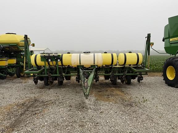 Image of John Deere 7000 equipment image 1
