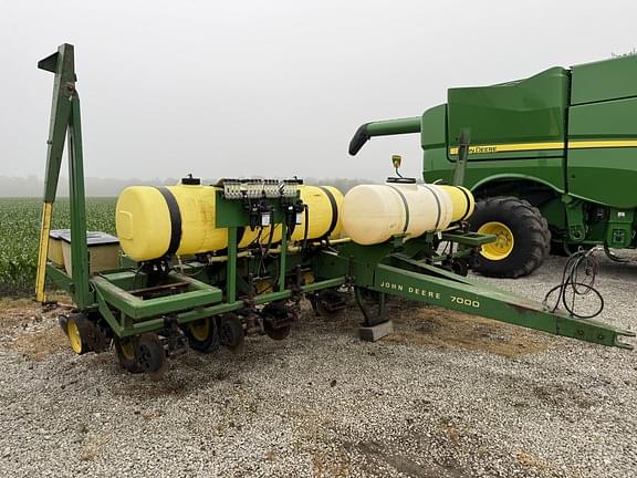 Image of John Deere 7000 Primary image