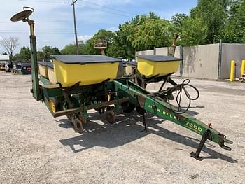 John Deere 7000 Equipment Image0