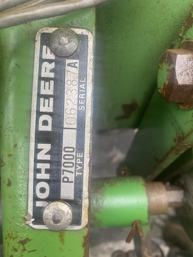 Image of John Deere 7000 equipment image 1
