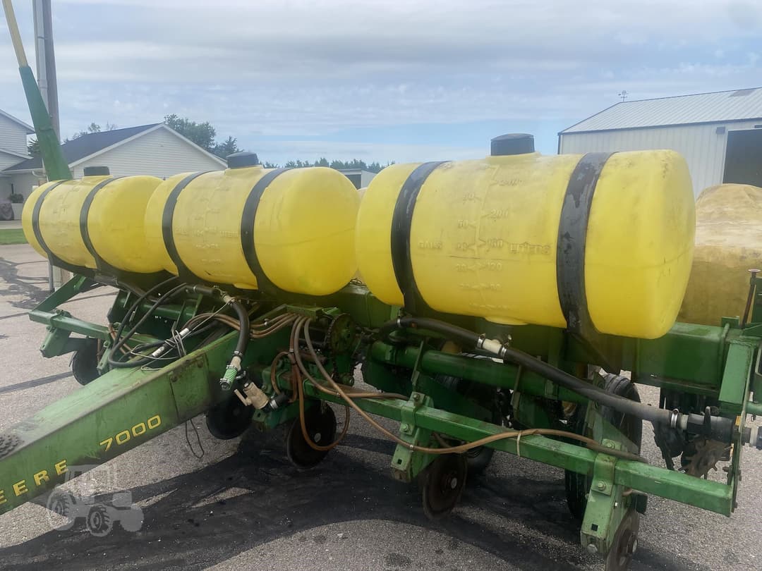 Image of John Deere 7000 Primary image