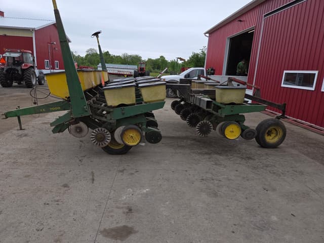 Image of John Deere 7000 equipment image 2