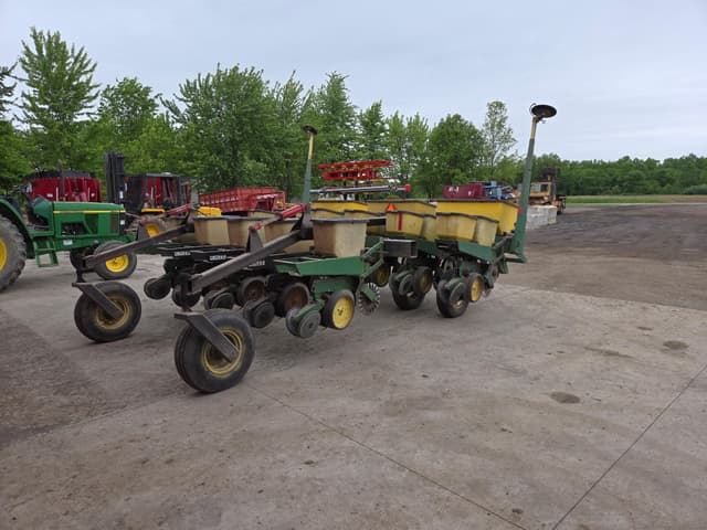 Image of John Deere 7000 equipment image 4