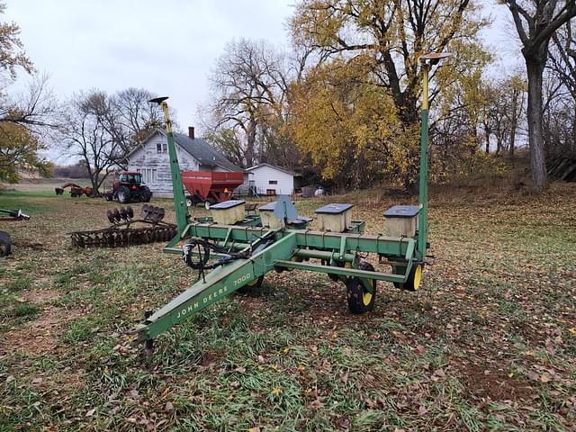 Image of John Deere 7000 equipment image 2