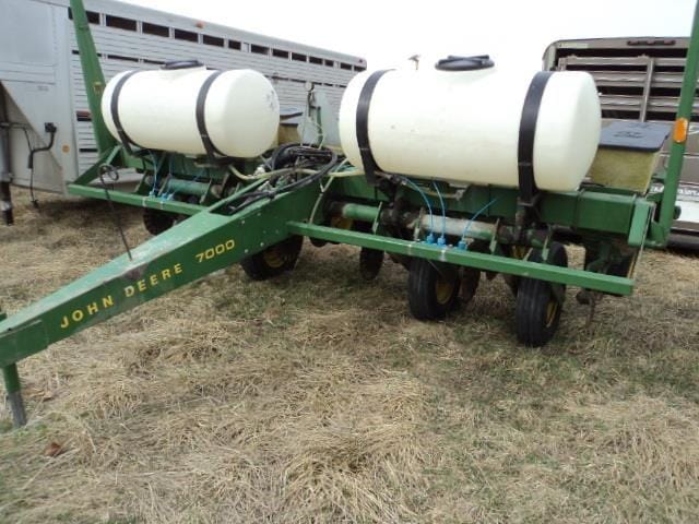 John Deere 7000 Equipment Image0