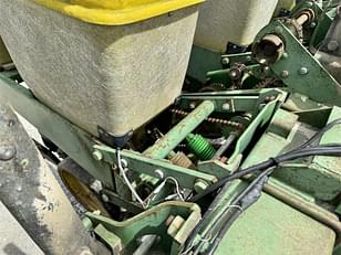 Main image John Deere 7000 17