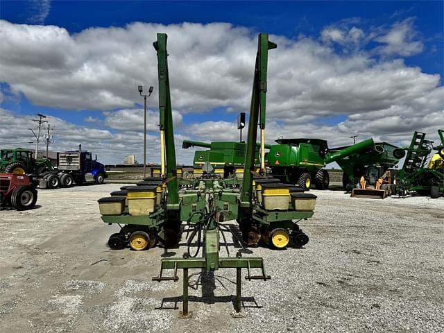 Image of John Deere 7000 equipment image 3