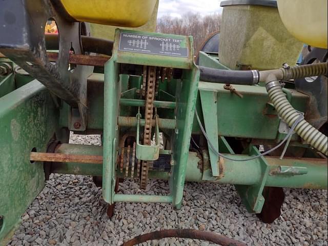 Image of John Deere 7000 equipment image 4
