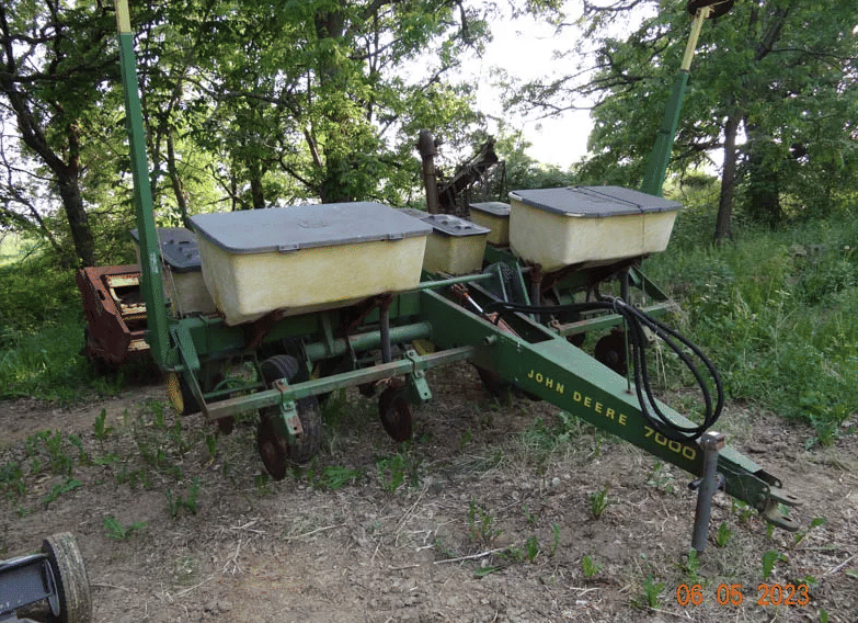 Main image John Deere 7000
