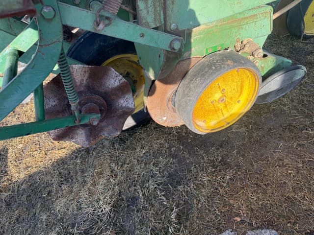 Image of John Deere 7000 equipment image 3