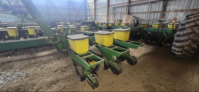 Image of John Deere 7000 equipment image 3