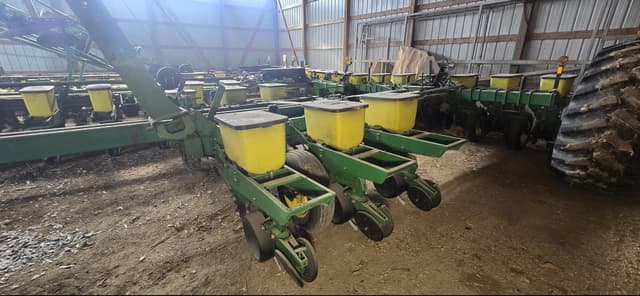 Image of John Deere 7000 equipment image 3