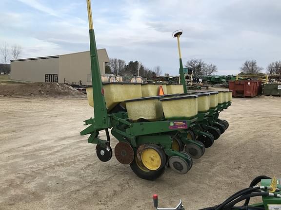 Image of John Deere 7000 equipment image 1