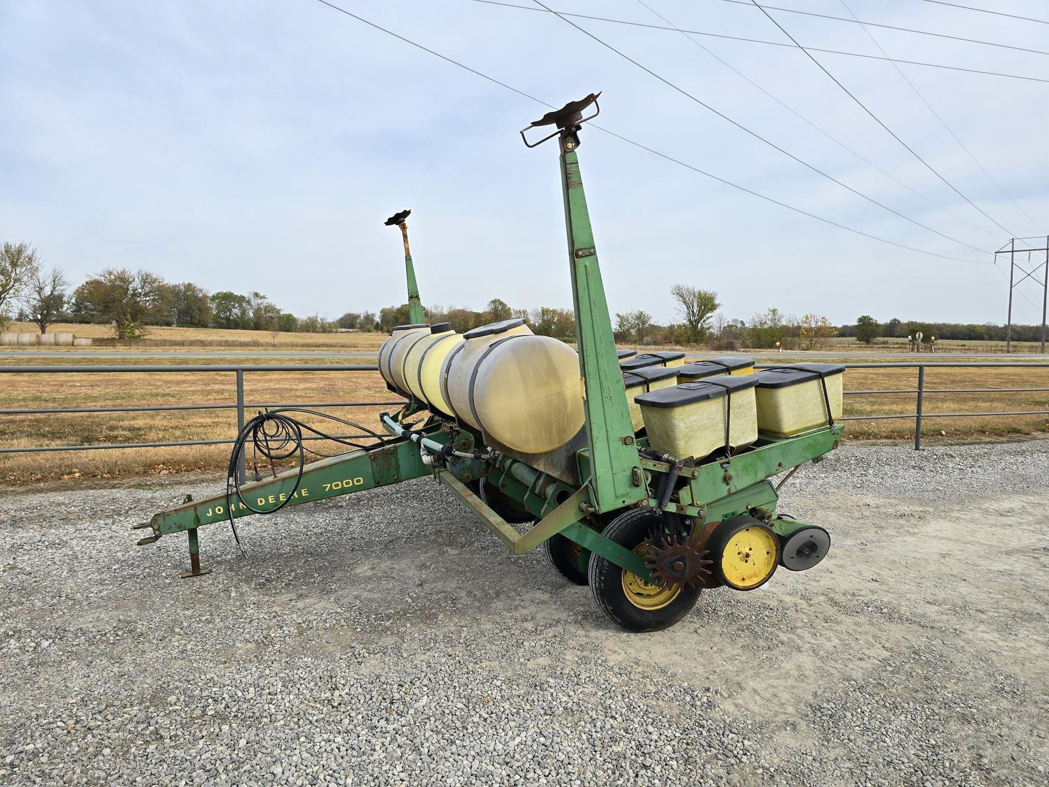 Main image John Deere 7000